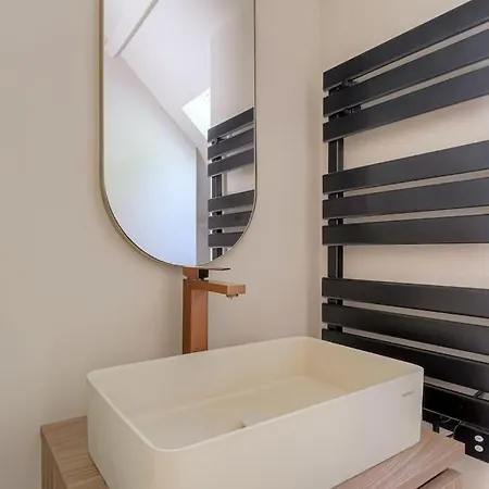 T2 Moderne Pour 4 - St-didier-au-mont-d'or Apartment