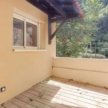 T2 Moderne Pour 4 - St-didier-au-mont-d'or *
