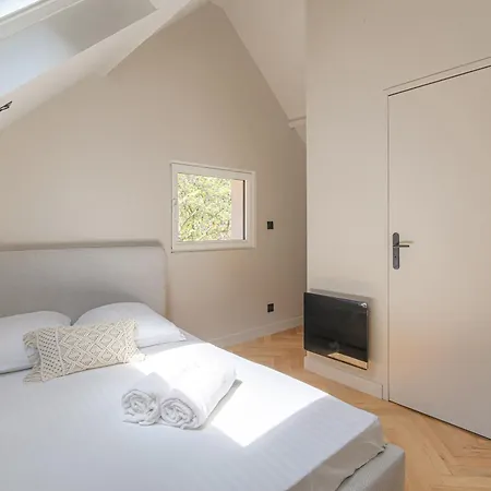 T2 Moderne Pour 4 - St-didier-au-mont-d'or Appartement *